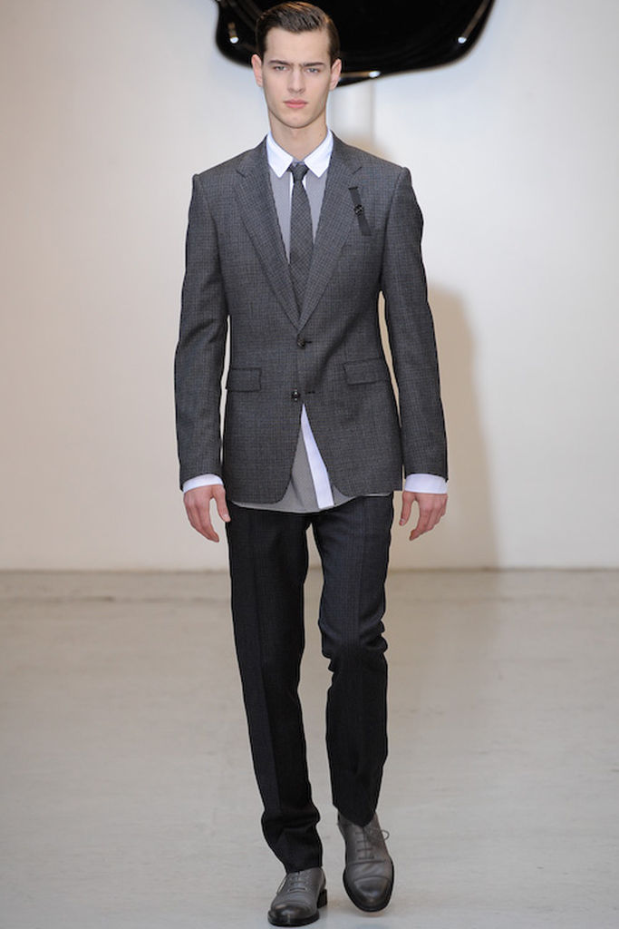 Viktor & Rolf 2011 ﶬbDƬ