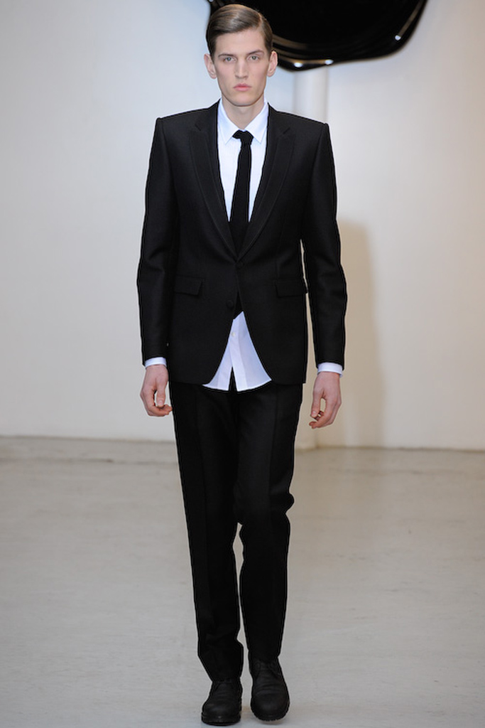 Viktor & Rolf 2011 ﶬbDƬ