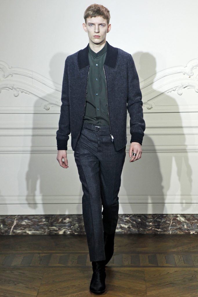 Yves Saint Laurent 2011 ﶬbDƬ