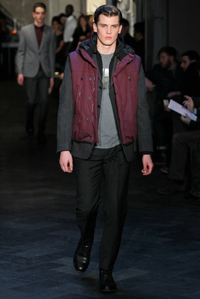 DKNY 2011 ﶬDƬ