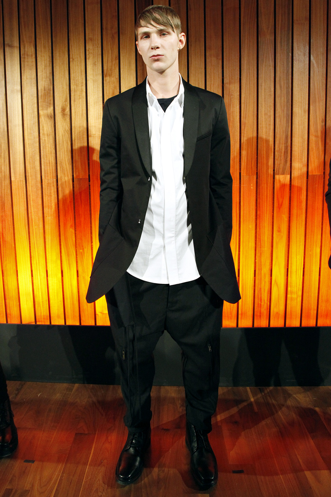 Tim Hamilton 2011 ﶬbDƬ