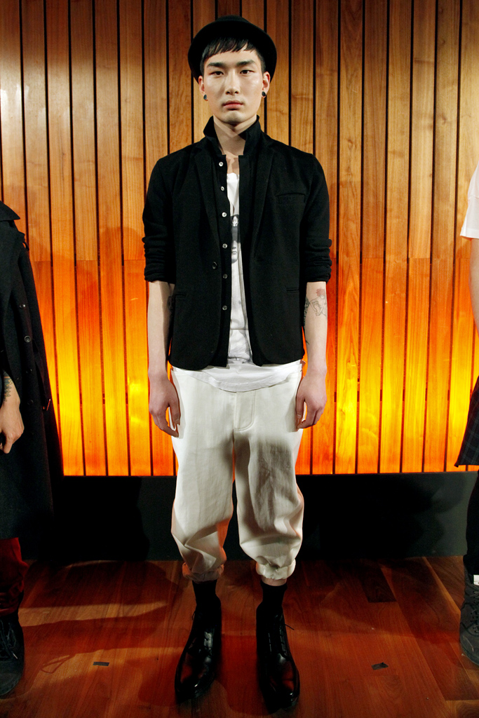 Tim Hamilton 2011 ﶬbDƬ
