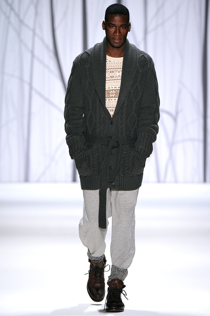 Perry Ellis 2011 ﶬbDƬ
