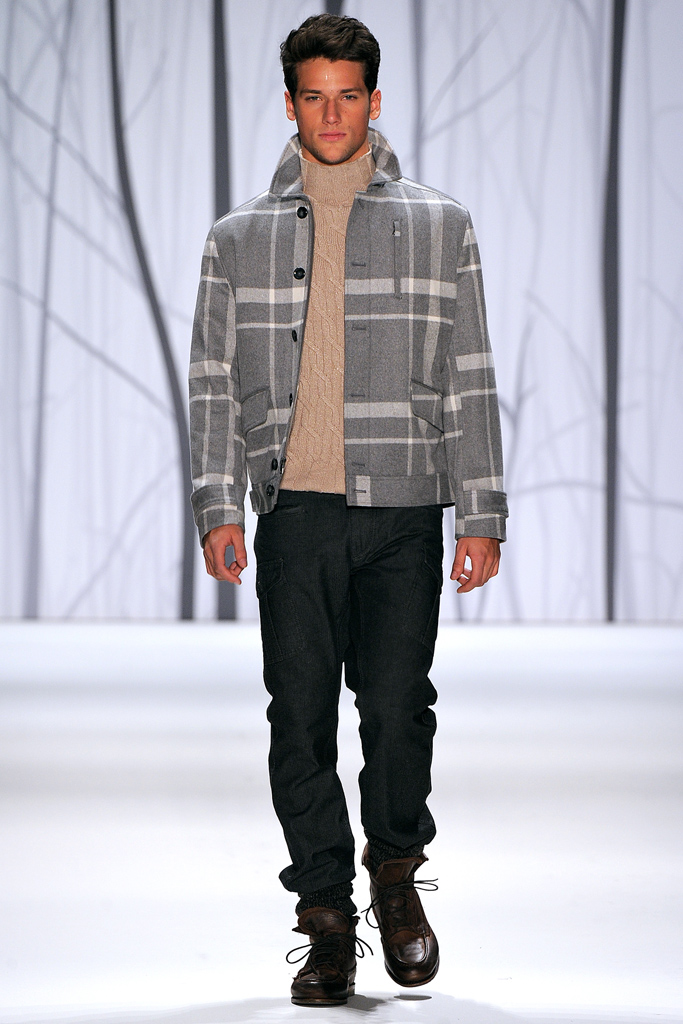 Perry Ellis 2011 ﶬbDƬ