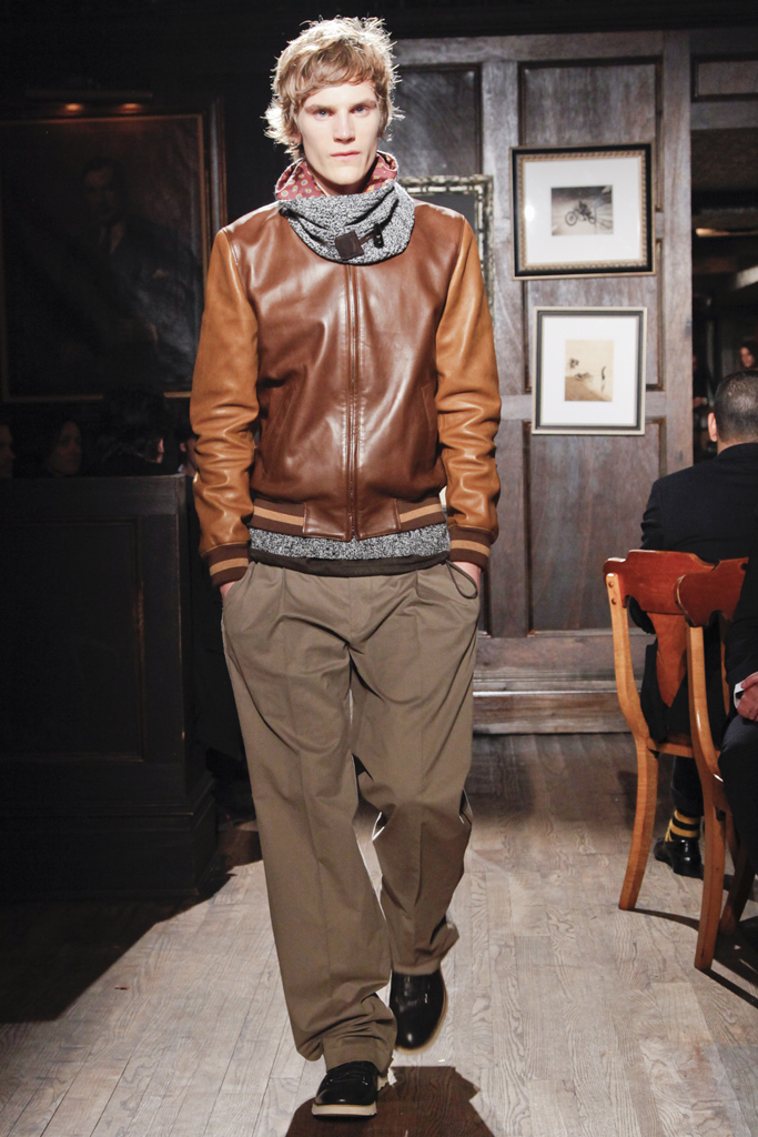 Tommy Hilfiger 2011 ﶬbDƬ