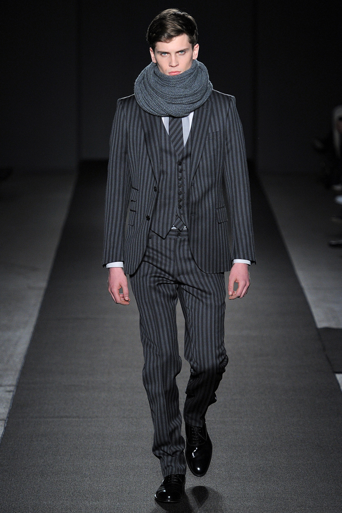 Simon Spurr 2011 ﶬbDƬ