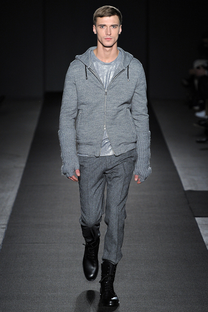 Simon Spurr 2011 ﶬbDƬ