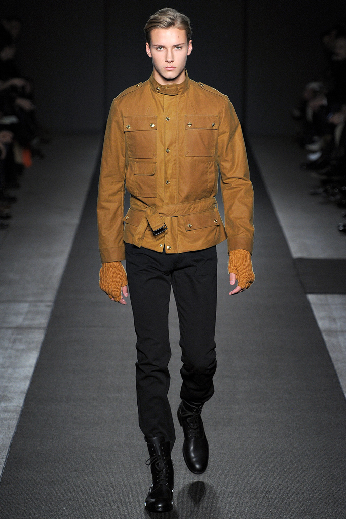 Simon Spurr 2011 ﶬbDƬ
