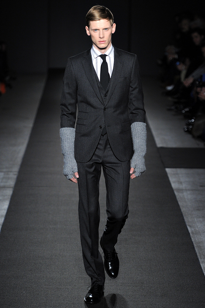 Simon Spurr 2011 ﶬbDƬ