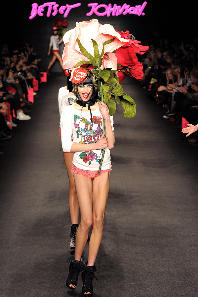 Betsey Johnson 2011 ﶬ¸DƬ