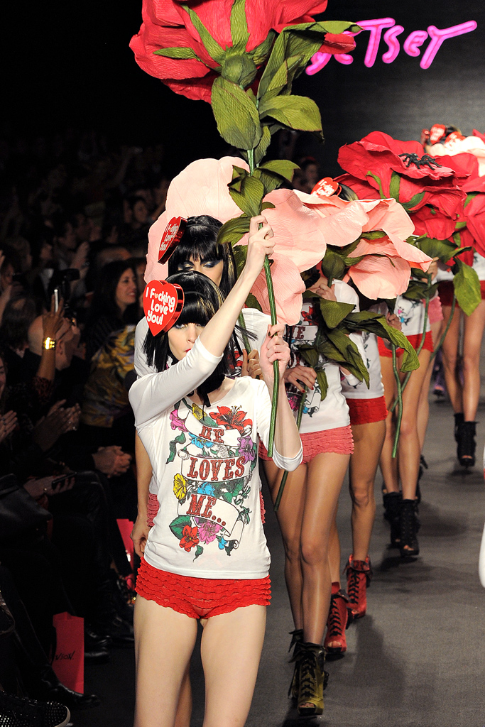 Betsey Johnson 2011 ﶬ¸DƬ