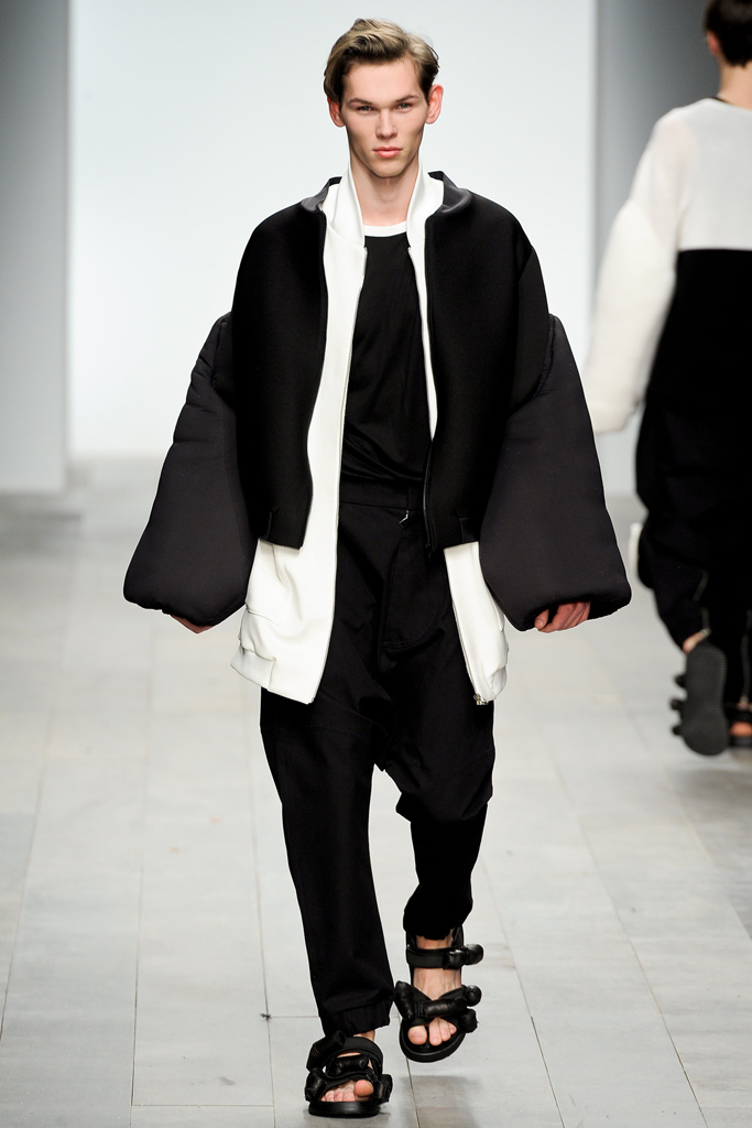 Central Saint Martins 2011ﶬDƬ