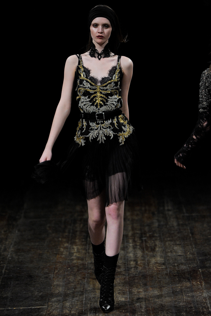 Julien Macdonald 2011ﶬ¸DƬ