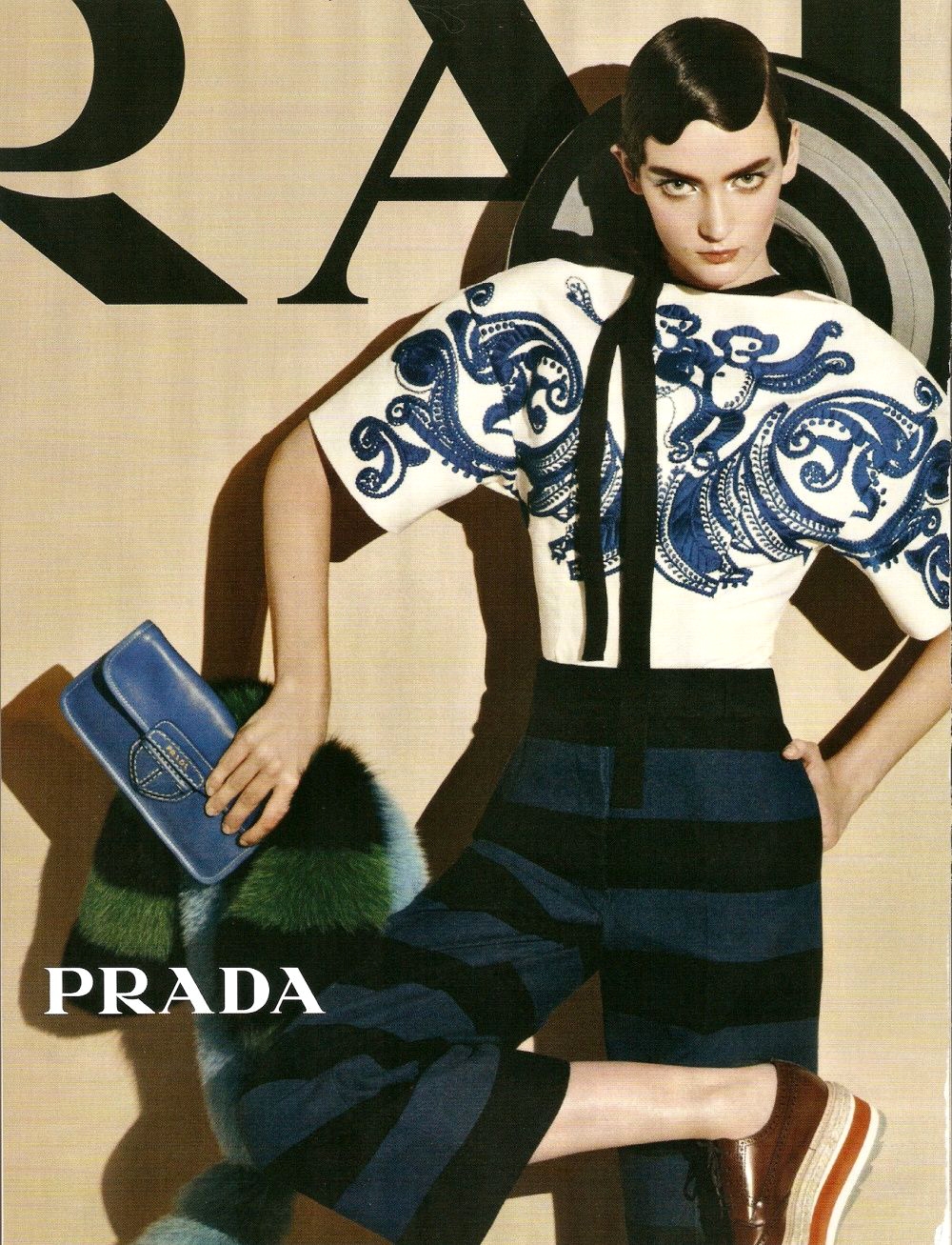Prada 2011ďVƬ DƬ