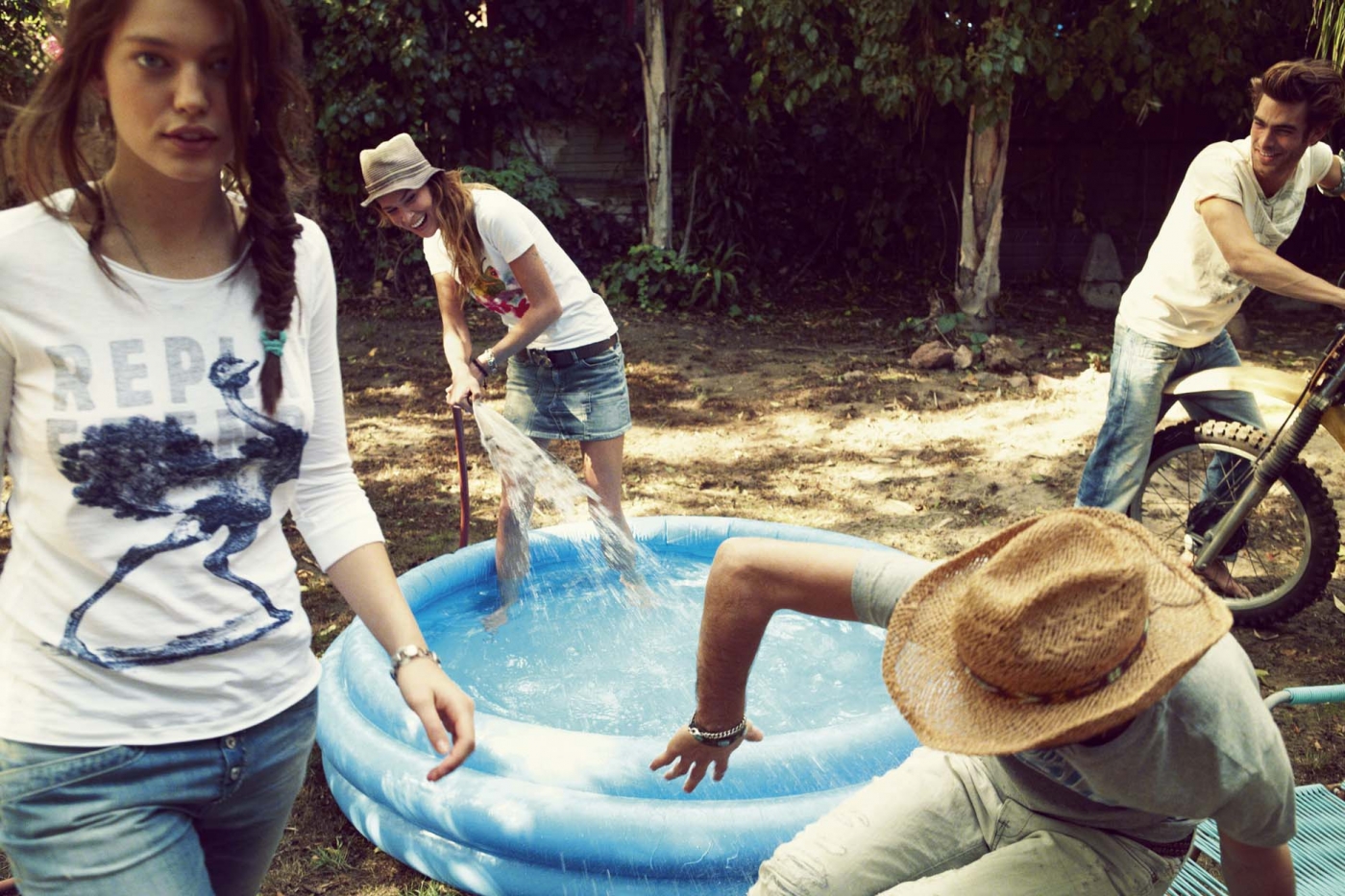 REPLAY 2011ďVƬ DƬ