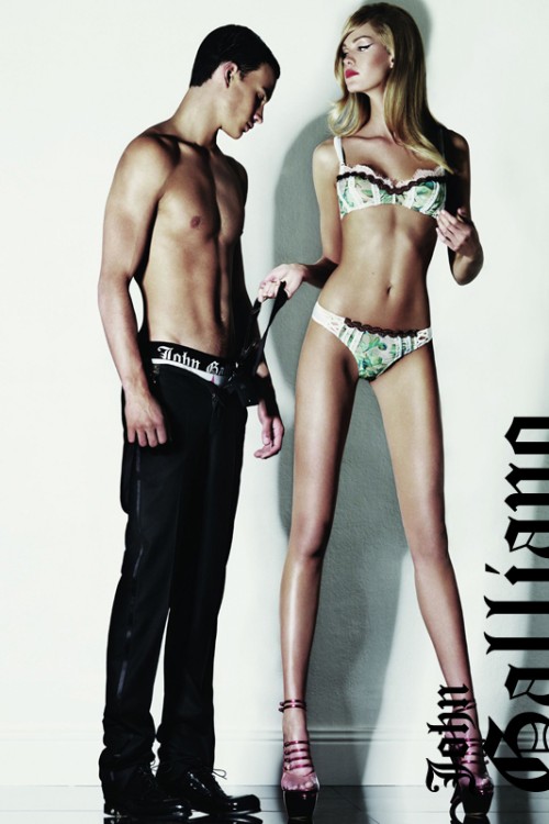 John Galliano 2011Ӿb̓Lookbook DƬ