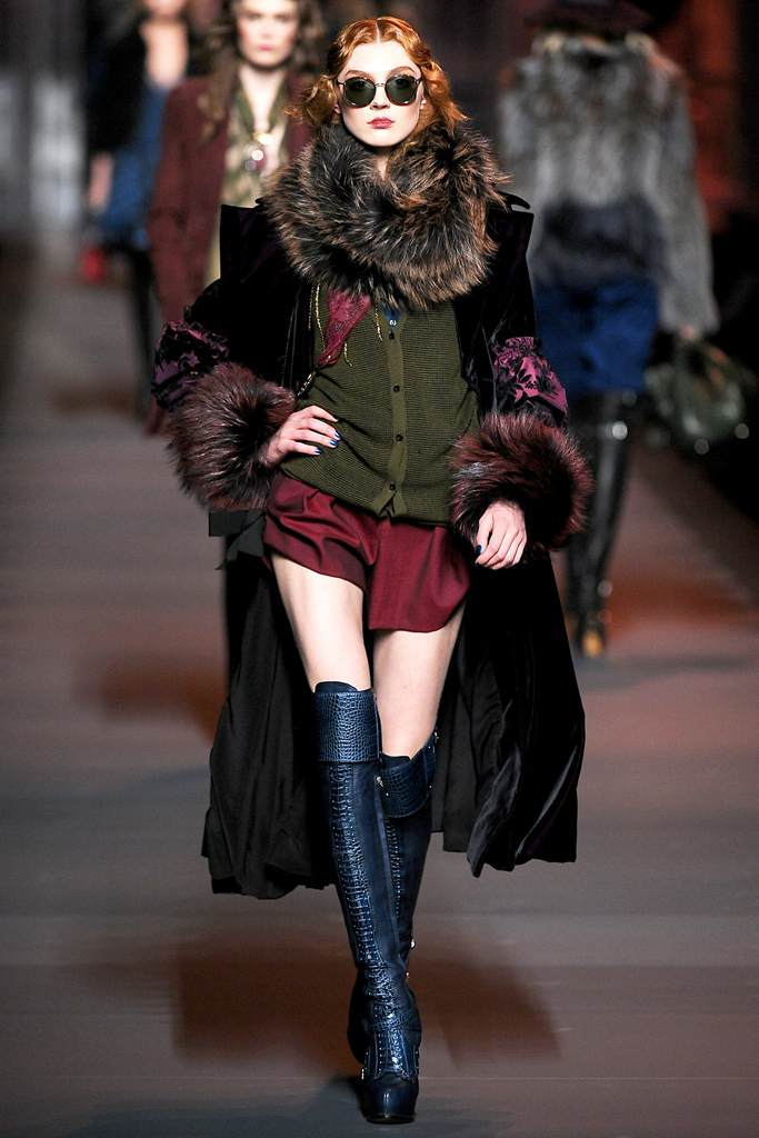 Christian Dior 2011ﶬ DƬ