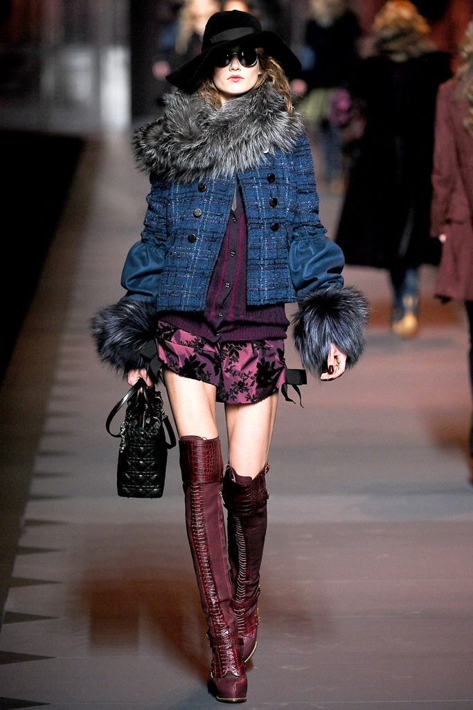Christian Dior 2011ﶬ DƬ