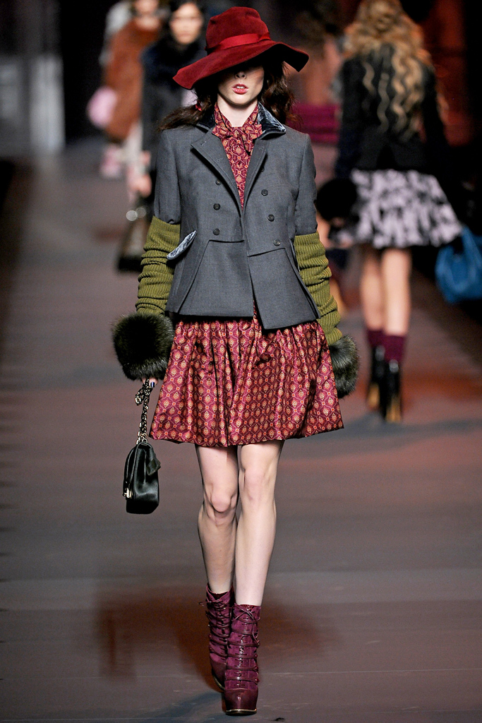 Christian Dior 2011ﶬ DƬ
