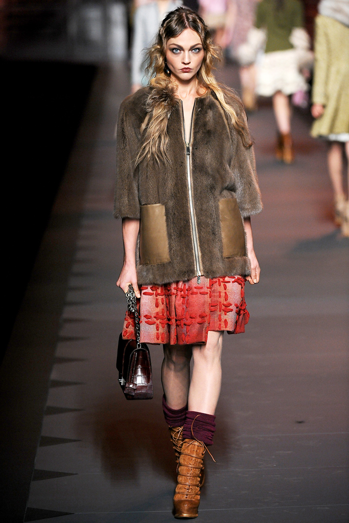 Christian Dior 2011ﶬ DƬ