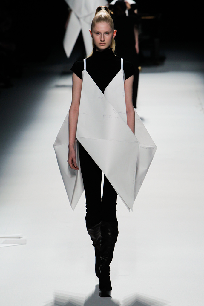 Issey Miyake 2011ﶬ DƬ