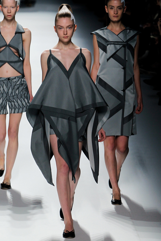 Issey Miyake 2011ﶬ DƬ