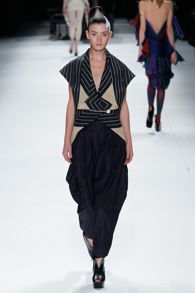 Issey Miyake 2011ﶬ DƬ