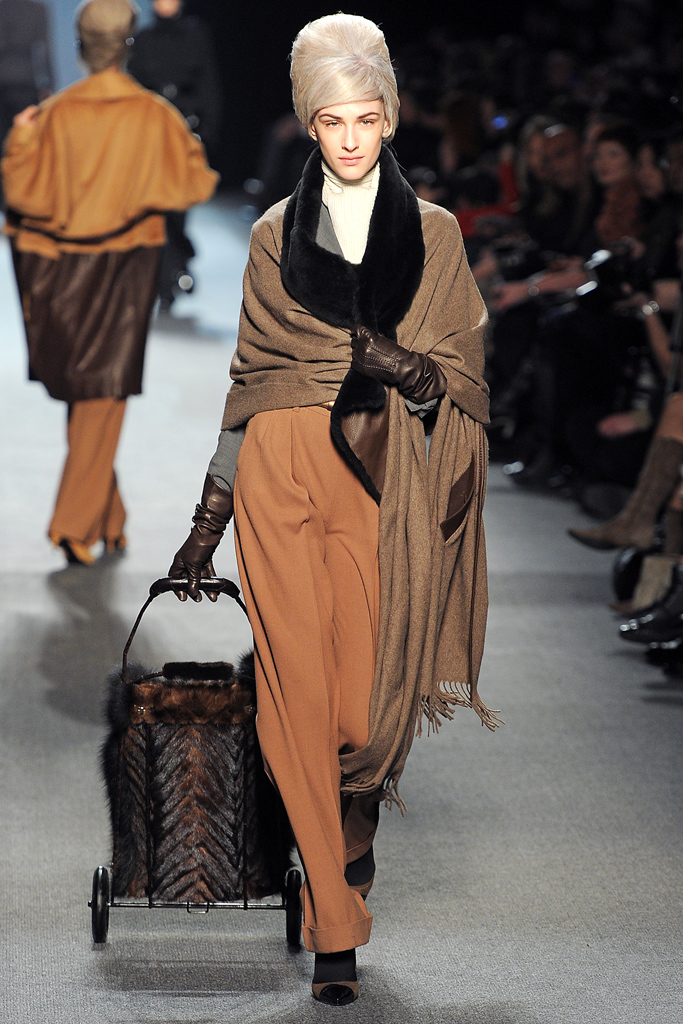 Jean Paul Gaultier 2011ﶬ DƬ