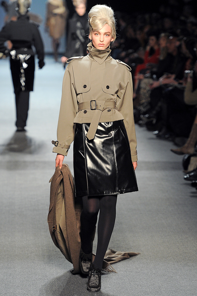 Jean Paul Gaultier 2011ﶬ DƬ