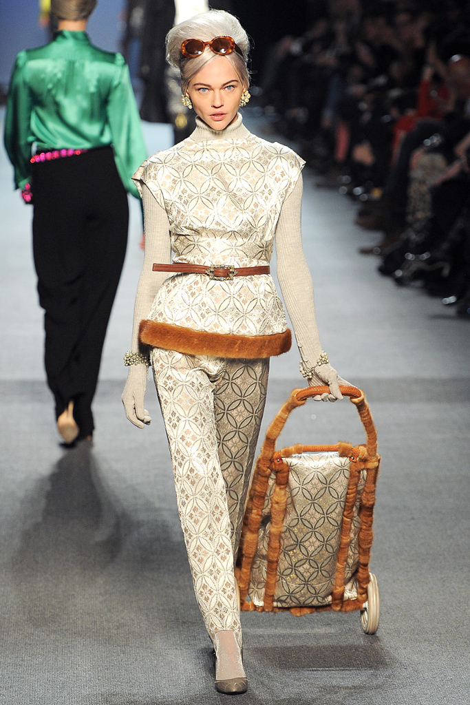 Jean Paul Gaultier 2011ﶬ DƬ
