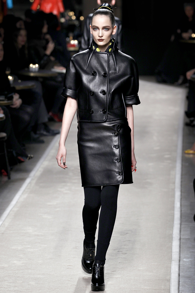 Loewe 2011ﶬ DƬ
