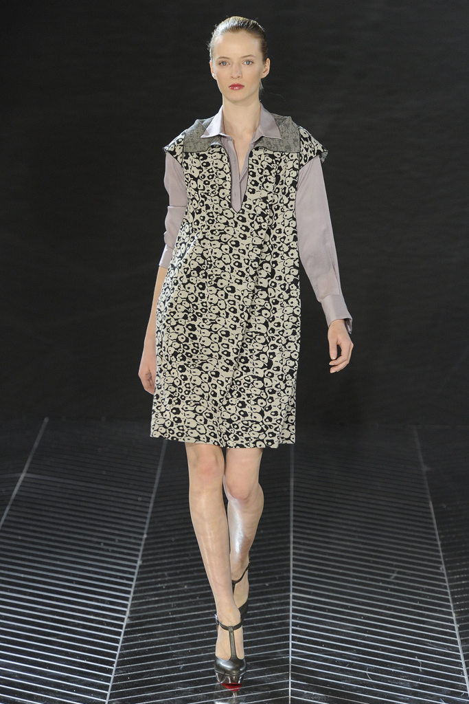 Roland Mouret 2011ﶬ DƬ