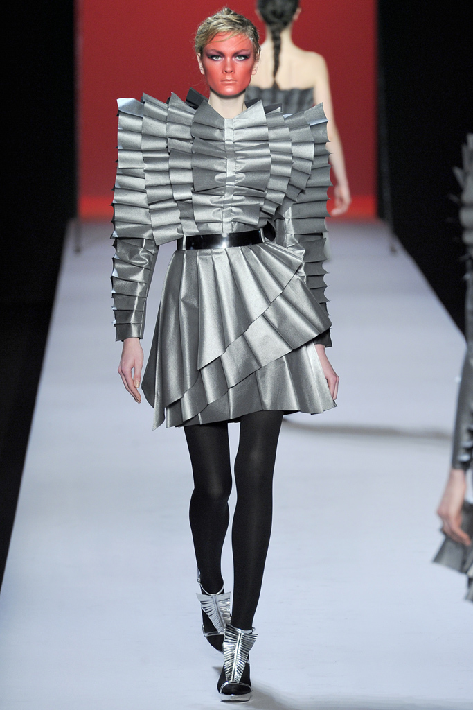 Viktor & Rolf 2011ﶬ DƬ