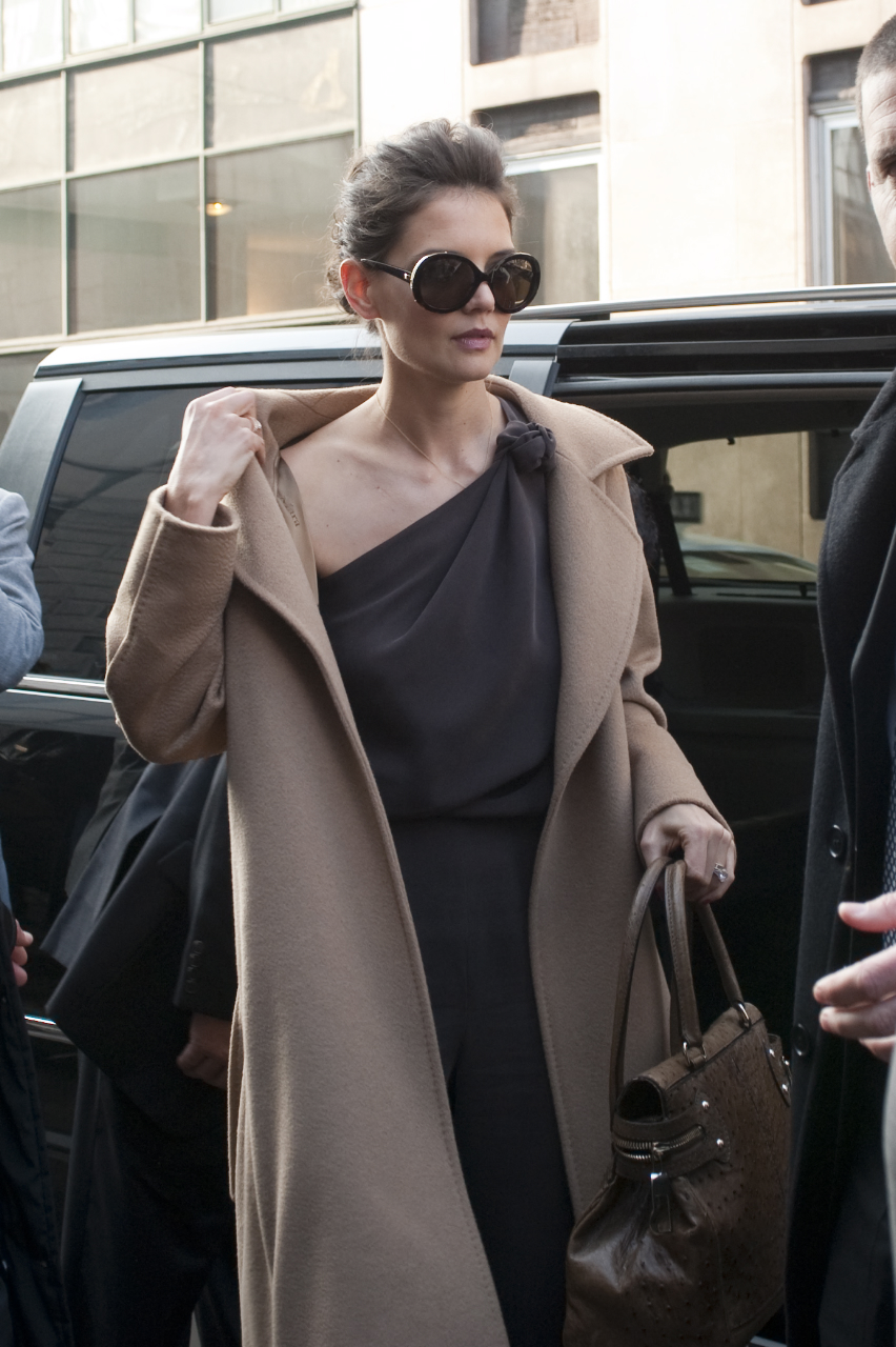 Katie Holmes出席 MAX MARA 2011秋冬時裝發(fā)布會