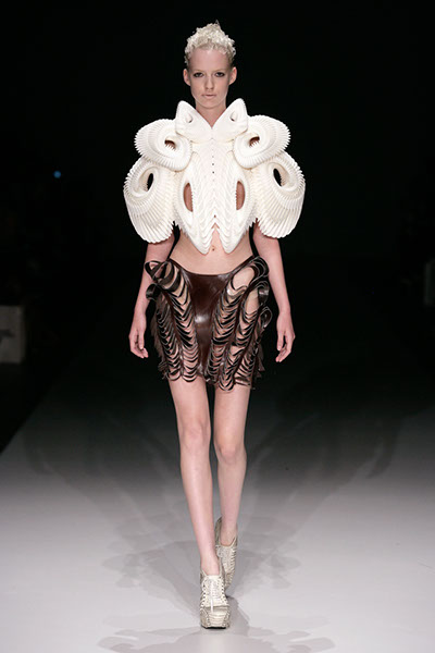 Iris van Herpen x United Nude 2011春夏走秀