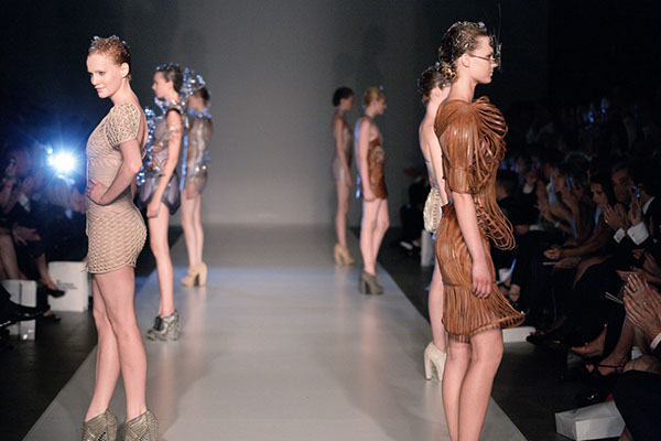 Iris van Herpen x United Nude 2011DƬ