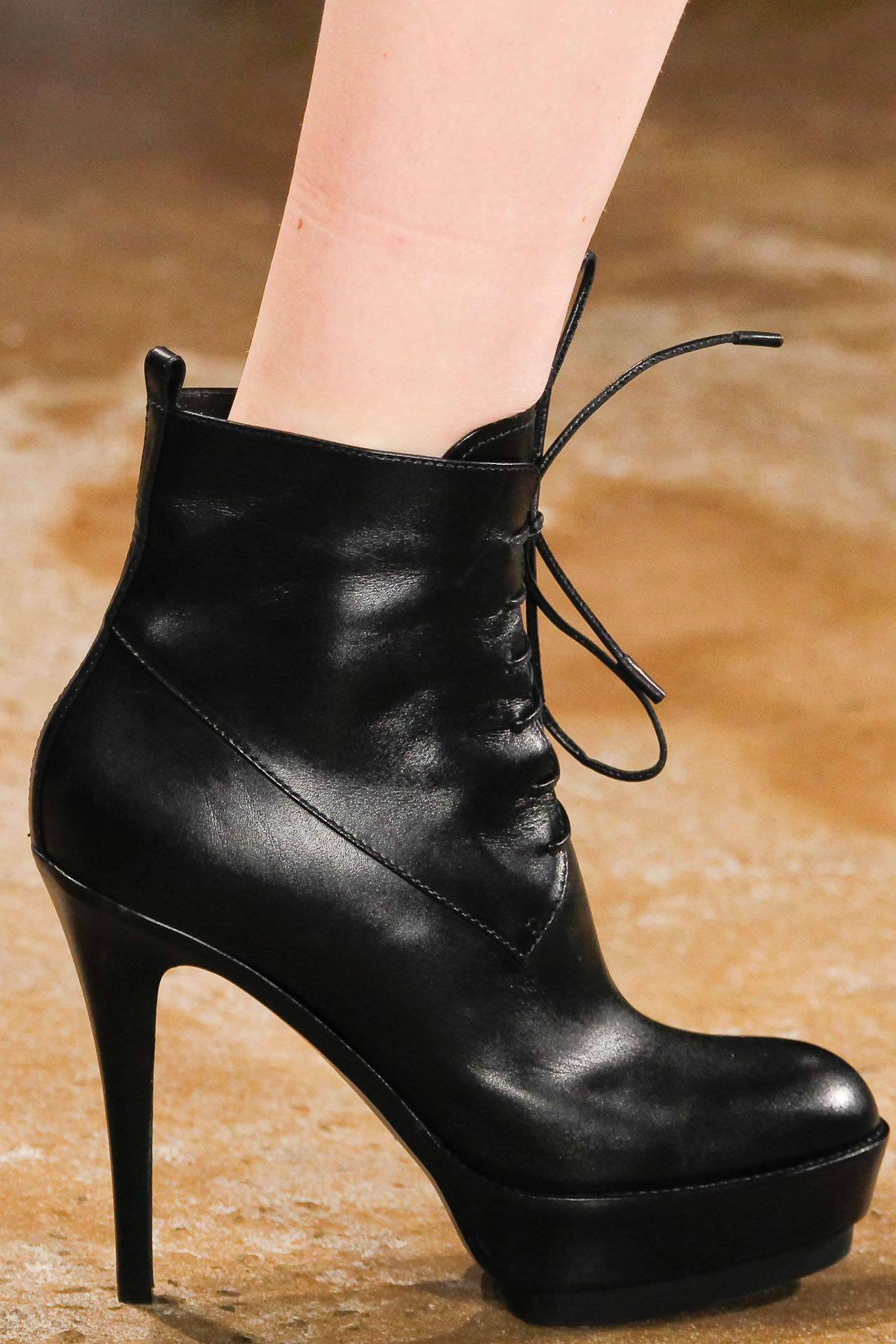 Altuzarra 2011ﶬDƬ