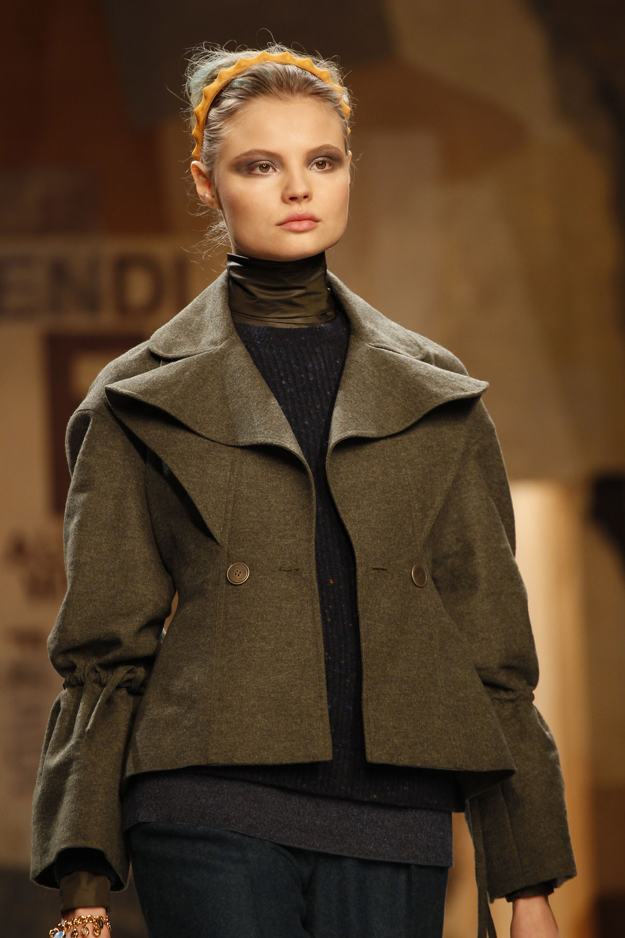 Fendi 2011ﶬ(x)(ji)DƬ