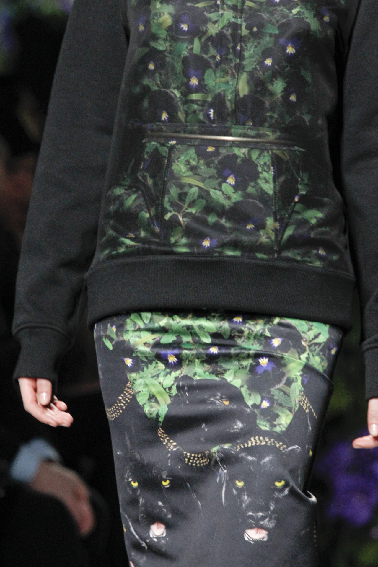 Givenchy 2011ﶬ(x)(ji)DƬ