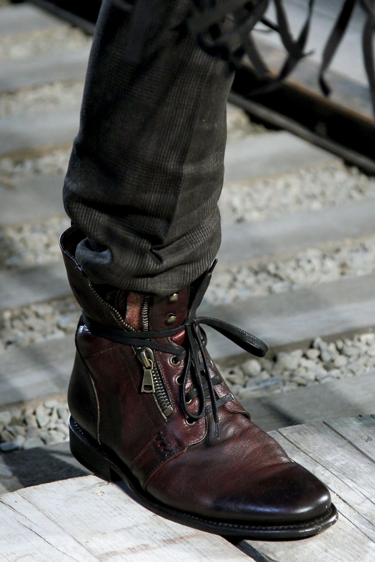 John Varvatos 2011ﶬDƬ