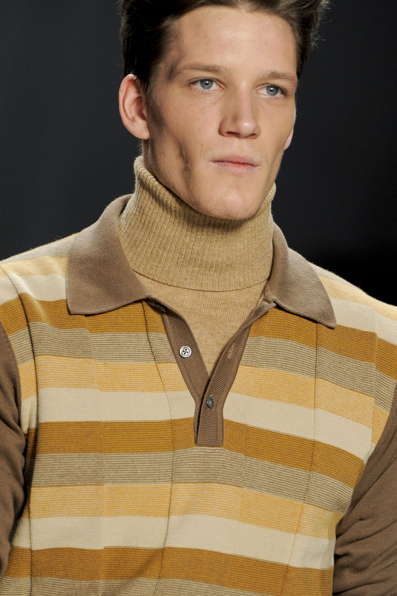Perry Ellis 2011ﶬDƬ
