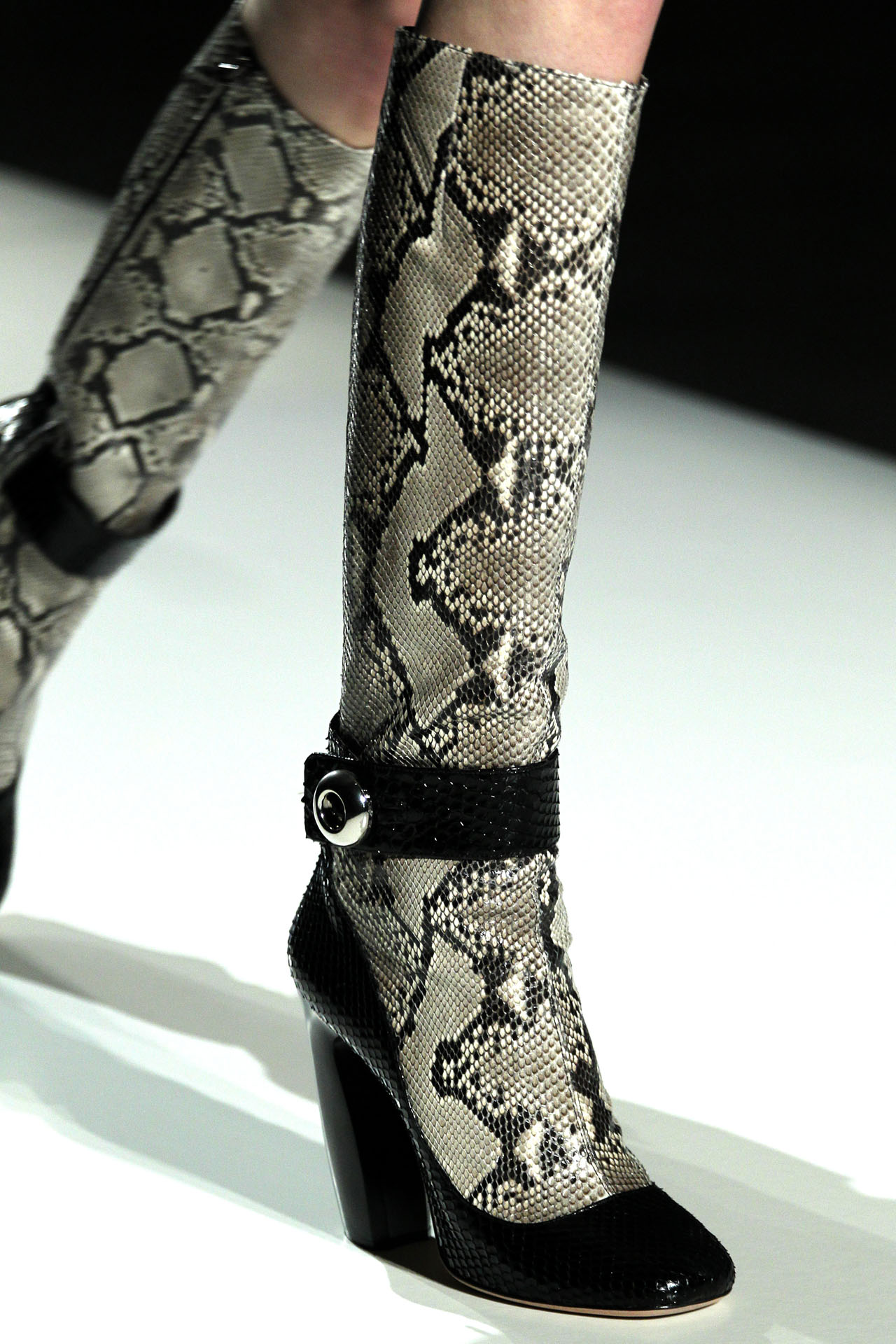 Prada 2011ﶬDƬ