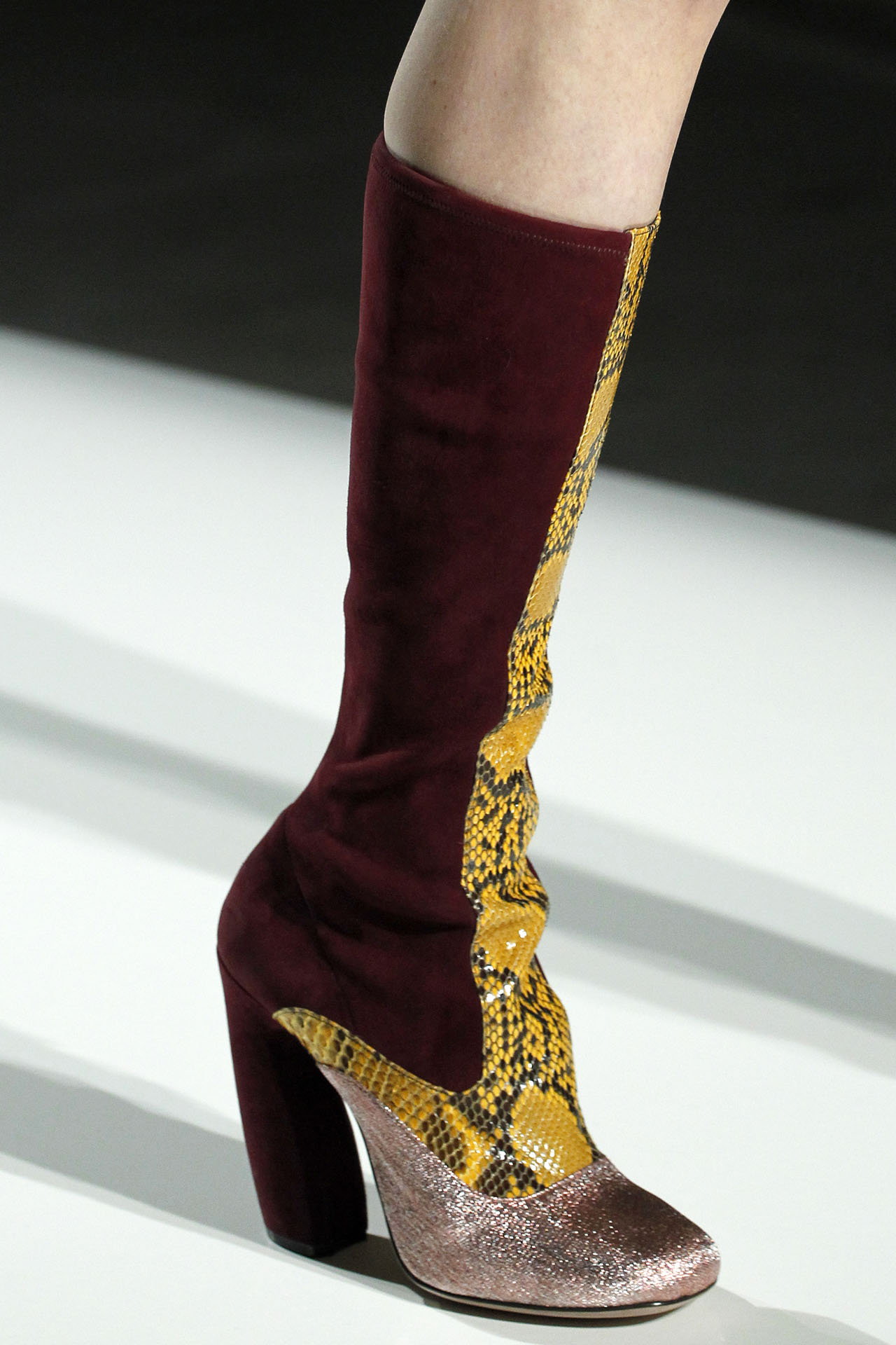 Prada 2011ﶬ(x)(ji)DƬ