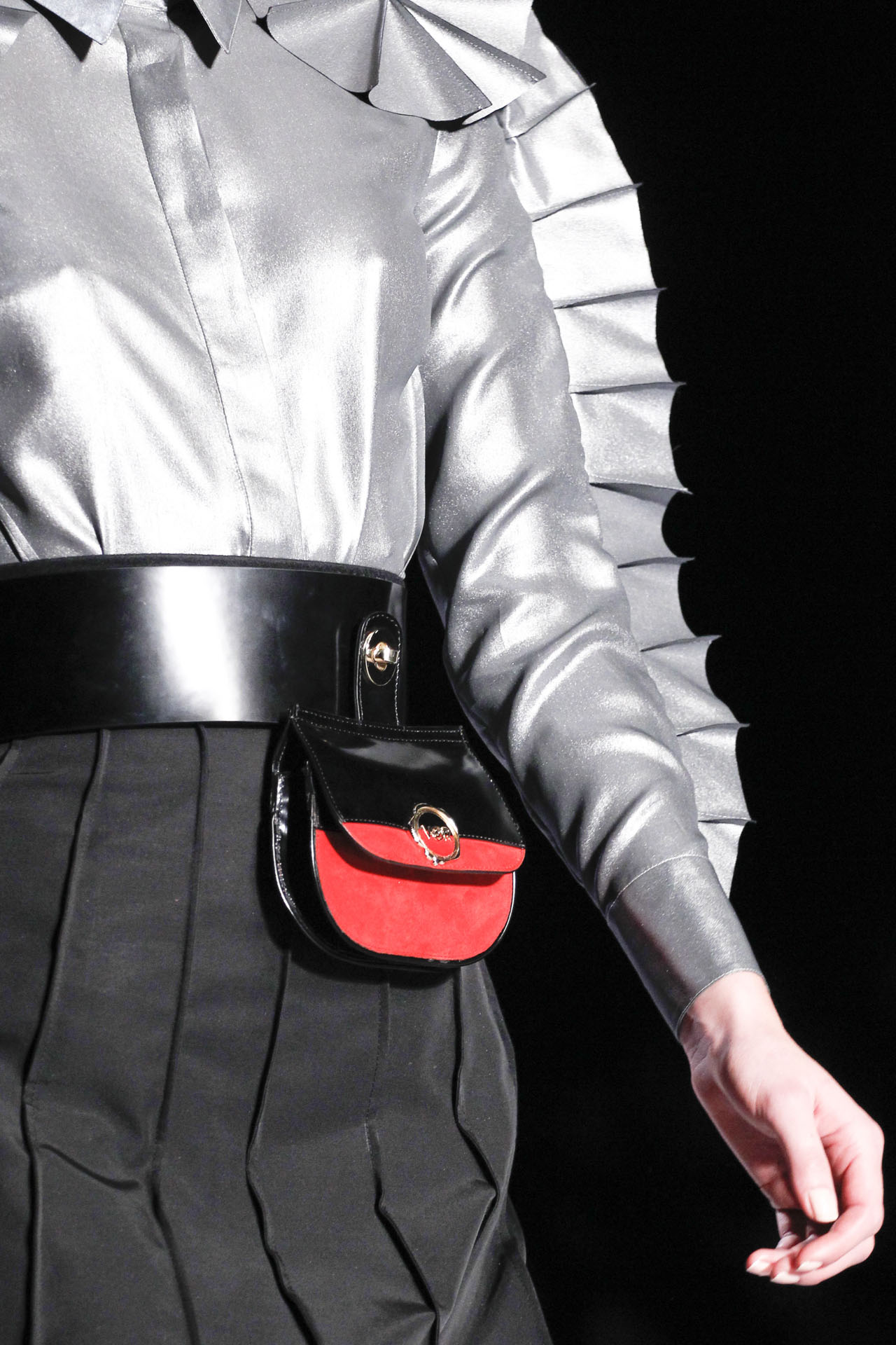Viktor & Rolf 2011ﶬ(x)(ji)DƬ