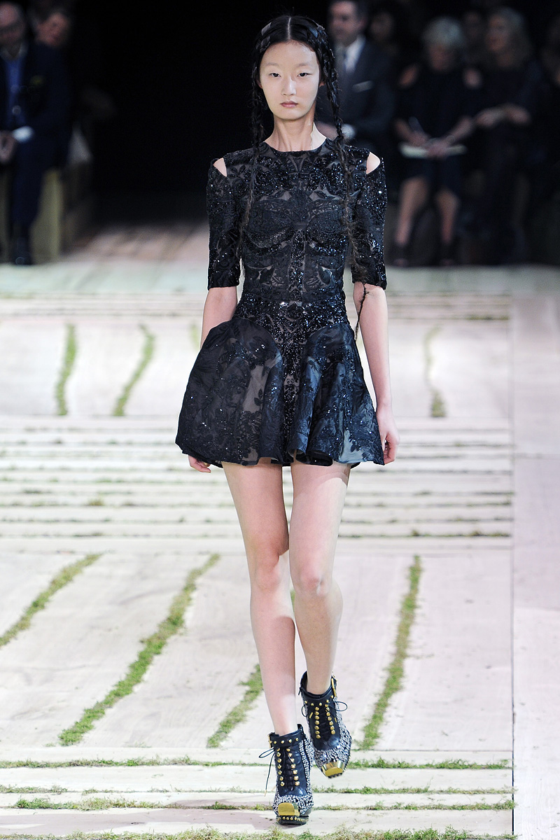 Alexander McQueen 2011 LookbookDƬ