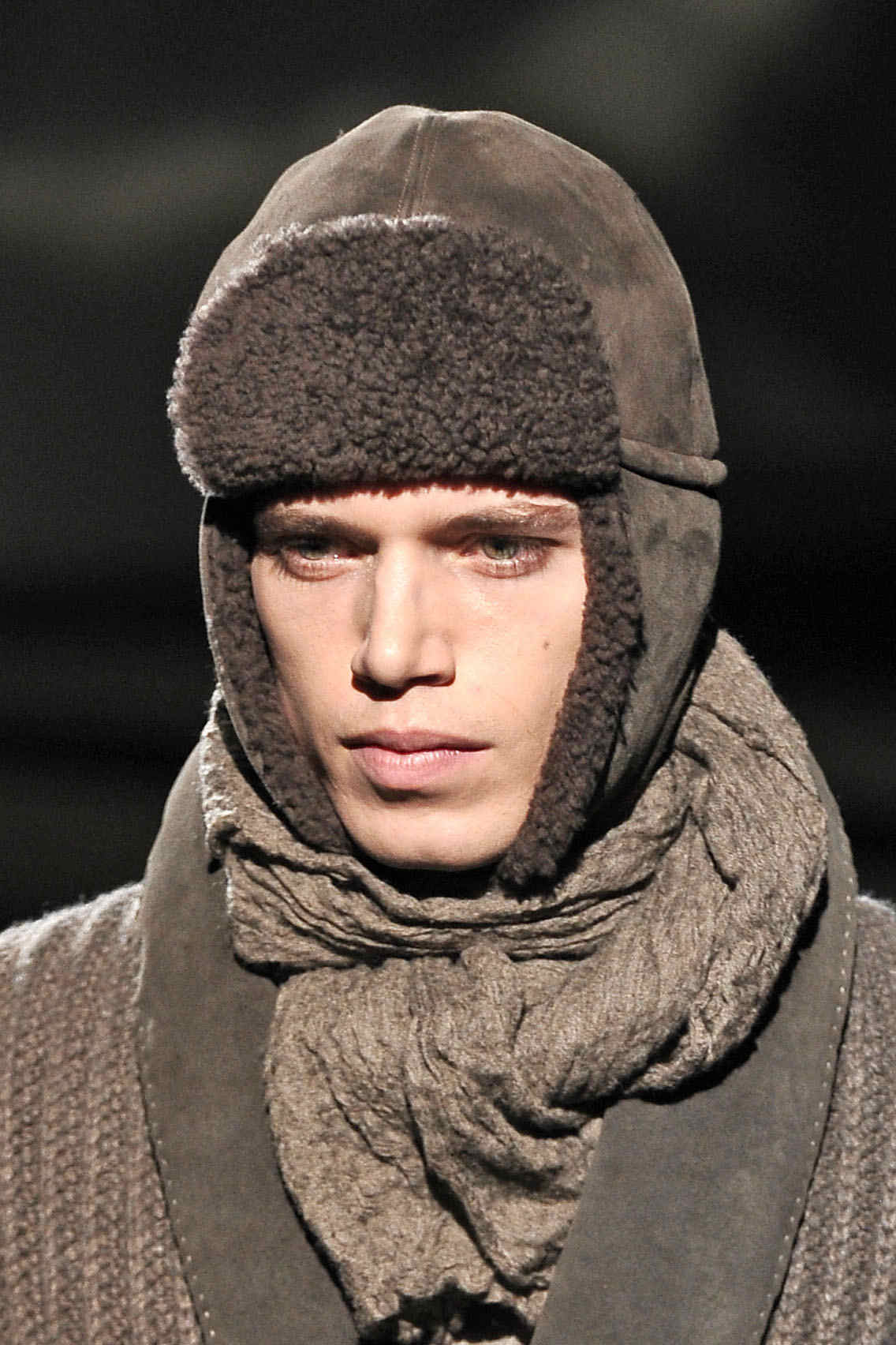 Corneliani 2011ﶬbDƬ