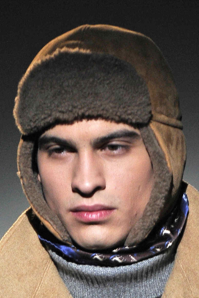 Corneliani 2011ﶬbDƬ