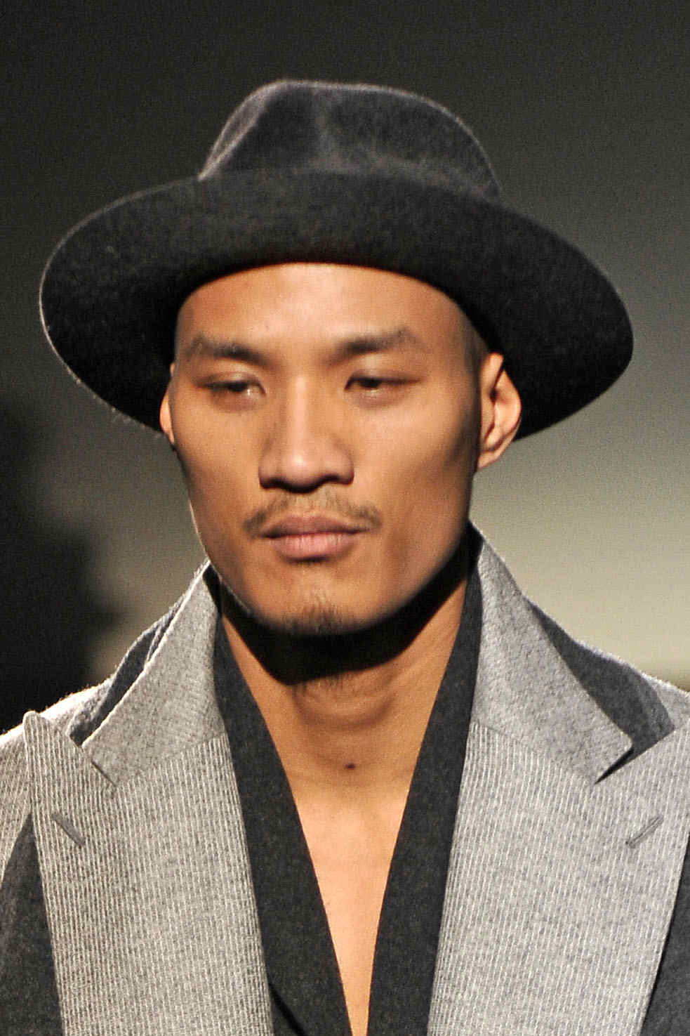 Corneliani 2011ﶬbDƬ