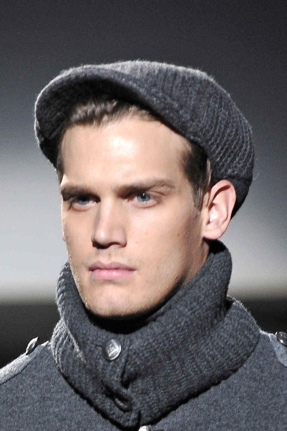 Corneliani 2011ﶬbDƬ