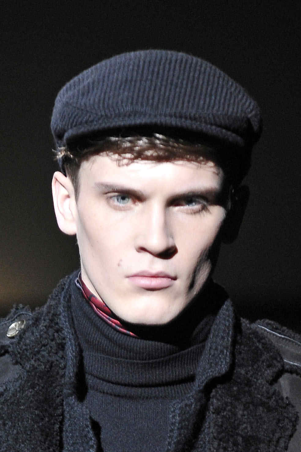 Corneliani 2011ﶬbDƬ
